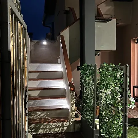 A 2 Passi Dalla